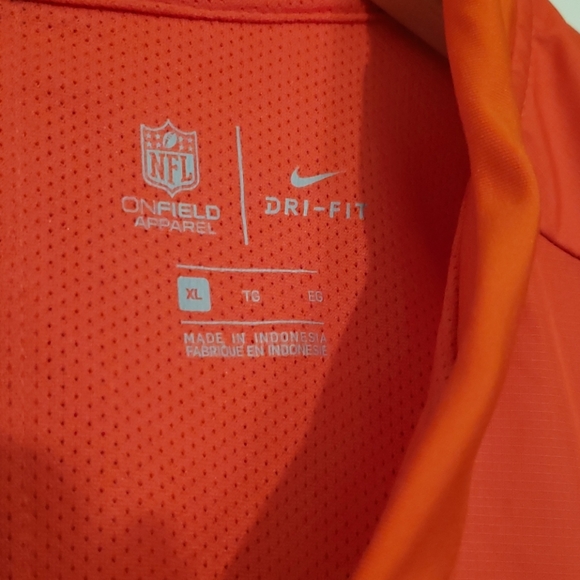 Cleveland Browns Nike Dri-Fit 1/4 Zip Jacket - Picture 3 of 4